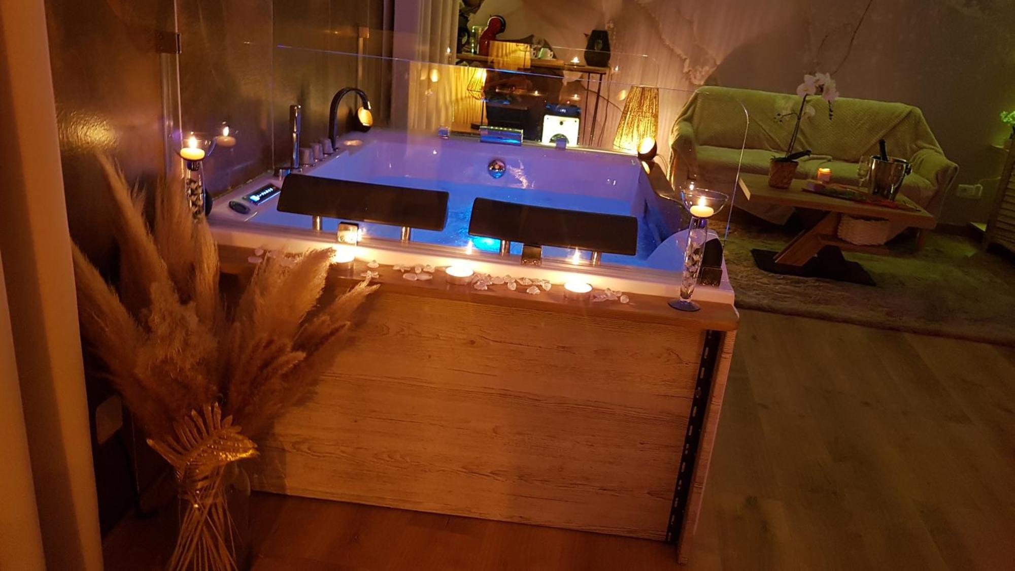 Love Room Jaccuzi Puisserguier Exteriör bild