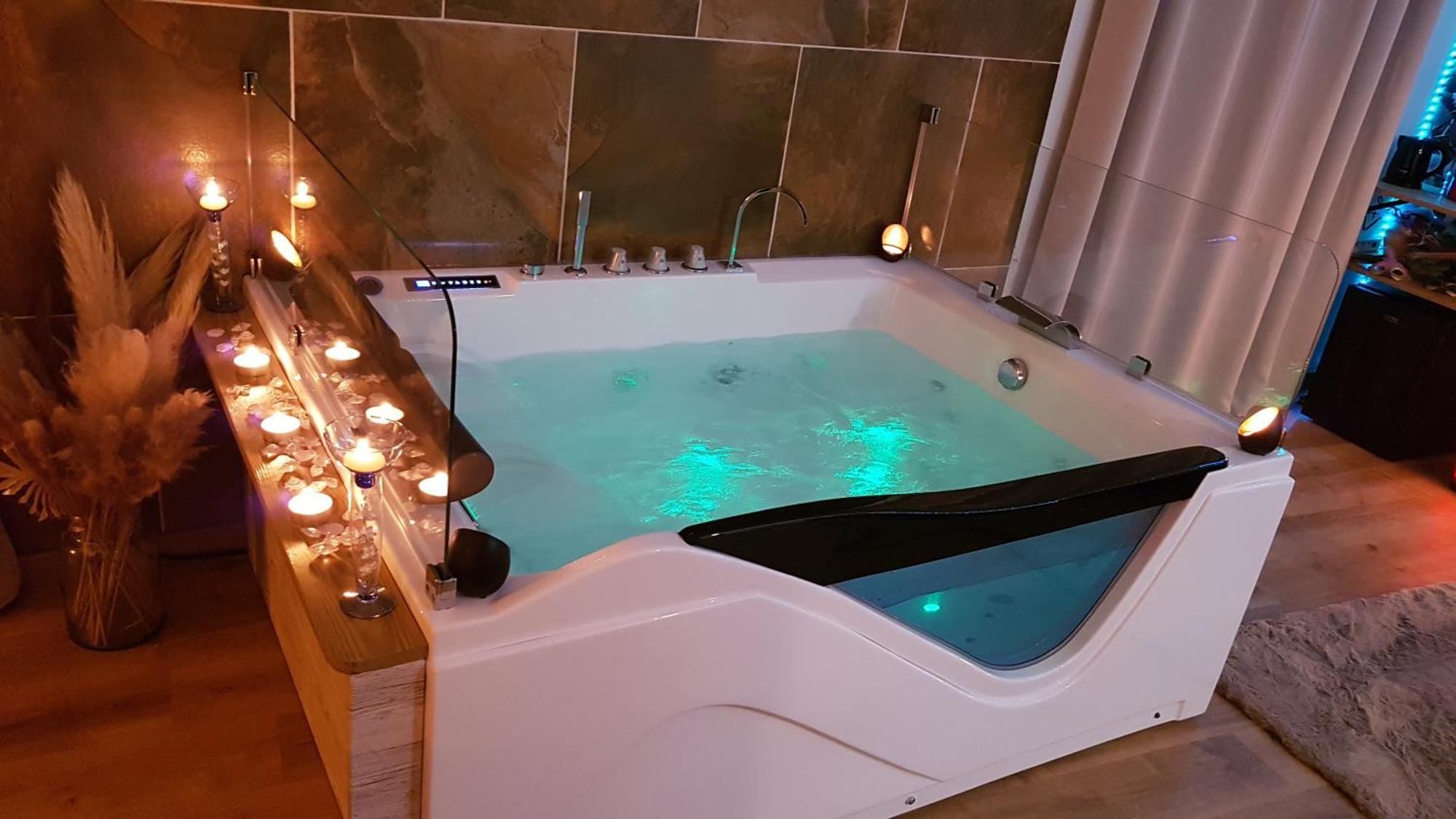 Love Room Jaccuzi Puisserguier Exteriör bild